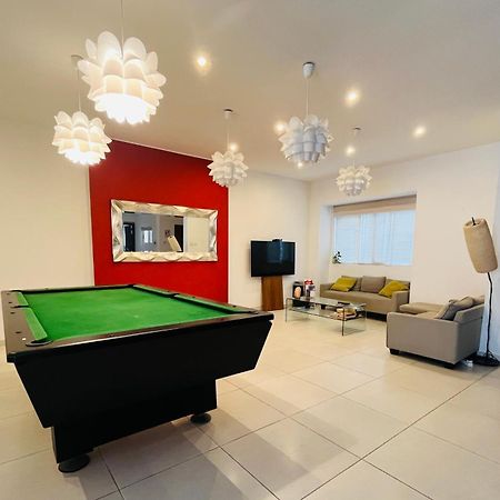 8Villa Saint Julian's Εξωτερικό φωτογραφία