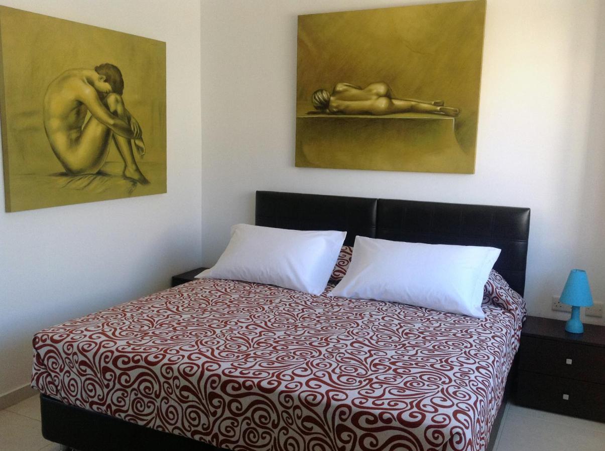 8Villa Saint Julian's Εξωτερικό φωτογραφία