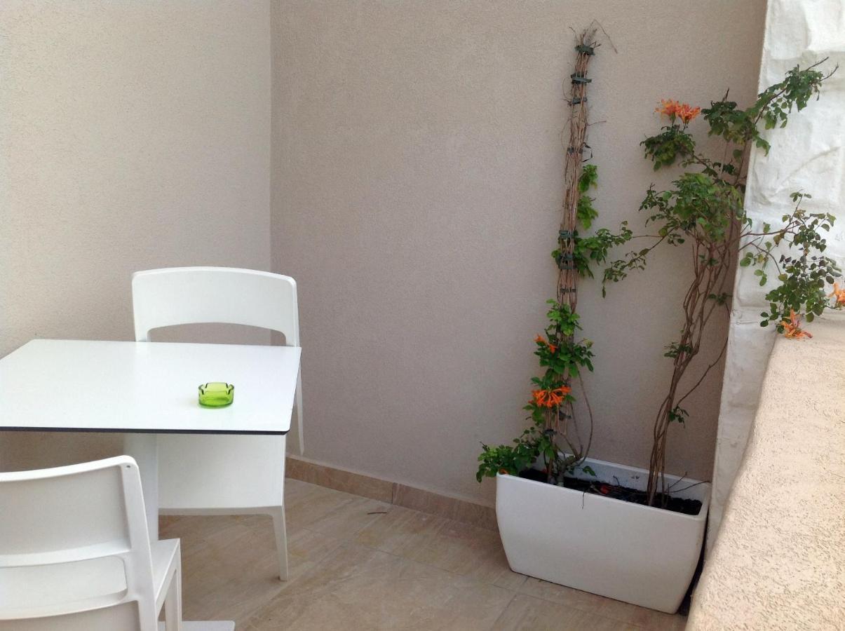 8Villa Saint Julian's Εξωτερικό φωτογραφία