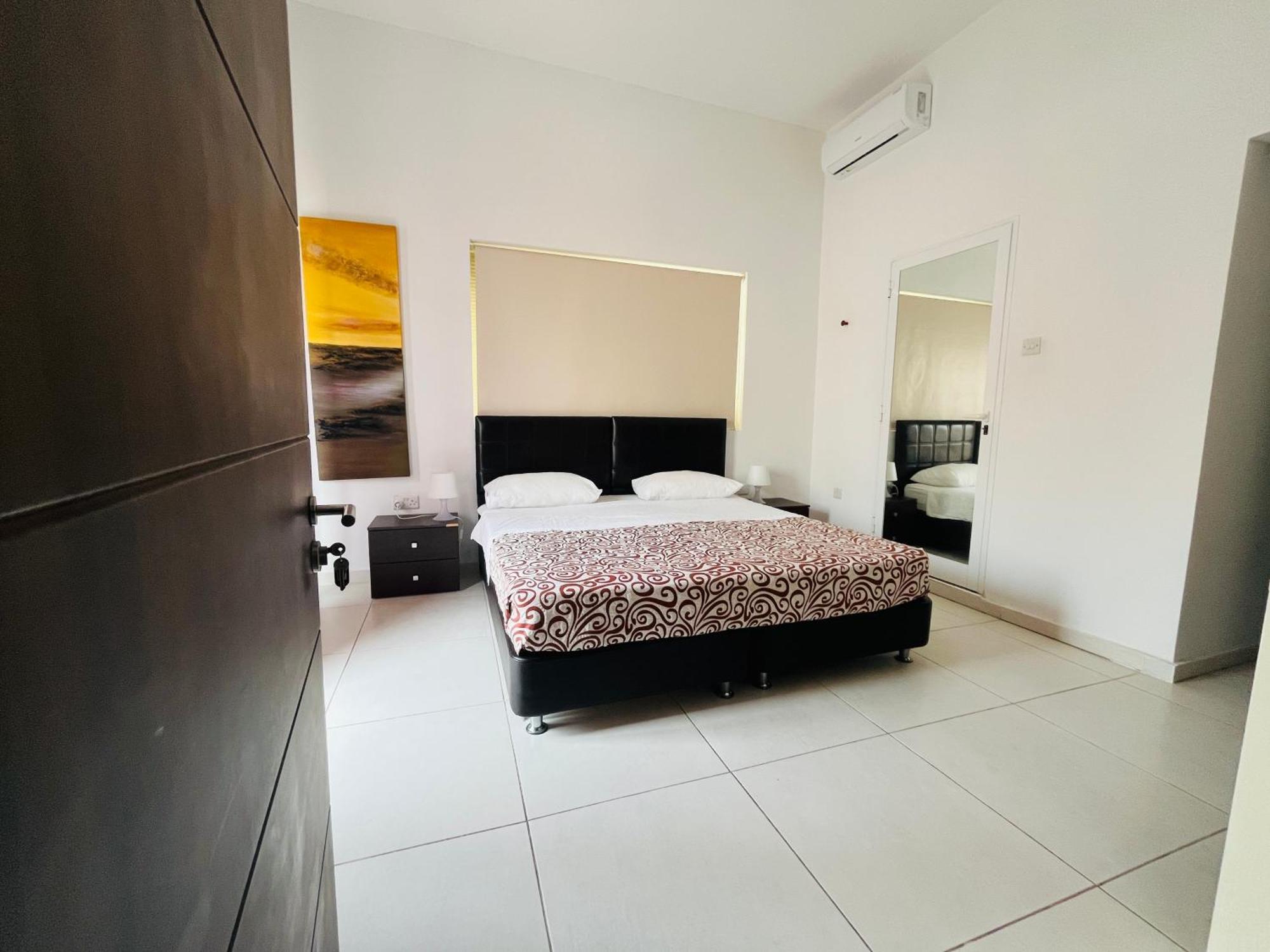 8Villa Saint Julian's Εξωτερικό φωτογραφία