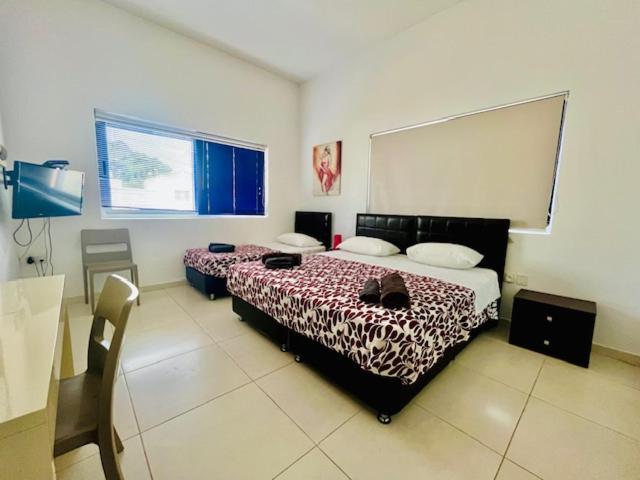 8Villa Saint Julian's Εξωτερικό φωτογραφία
